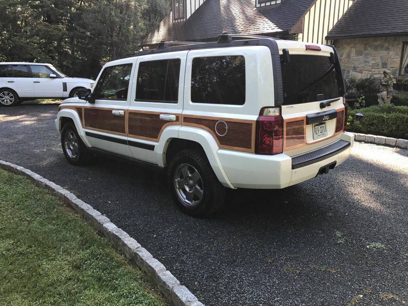 Illustration for article titled At $9,995, Does This 2007 Jeep Commander Give You Wood?